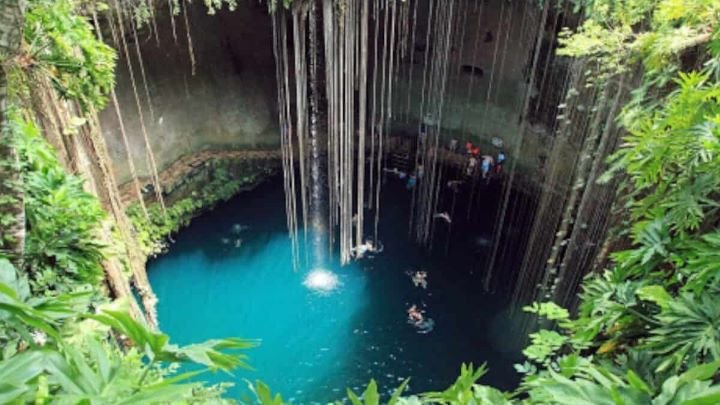 Cenote-Chac-Mool